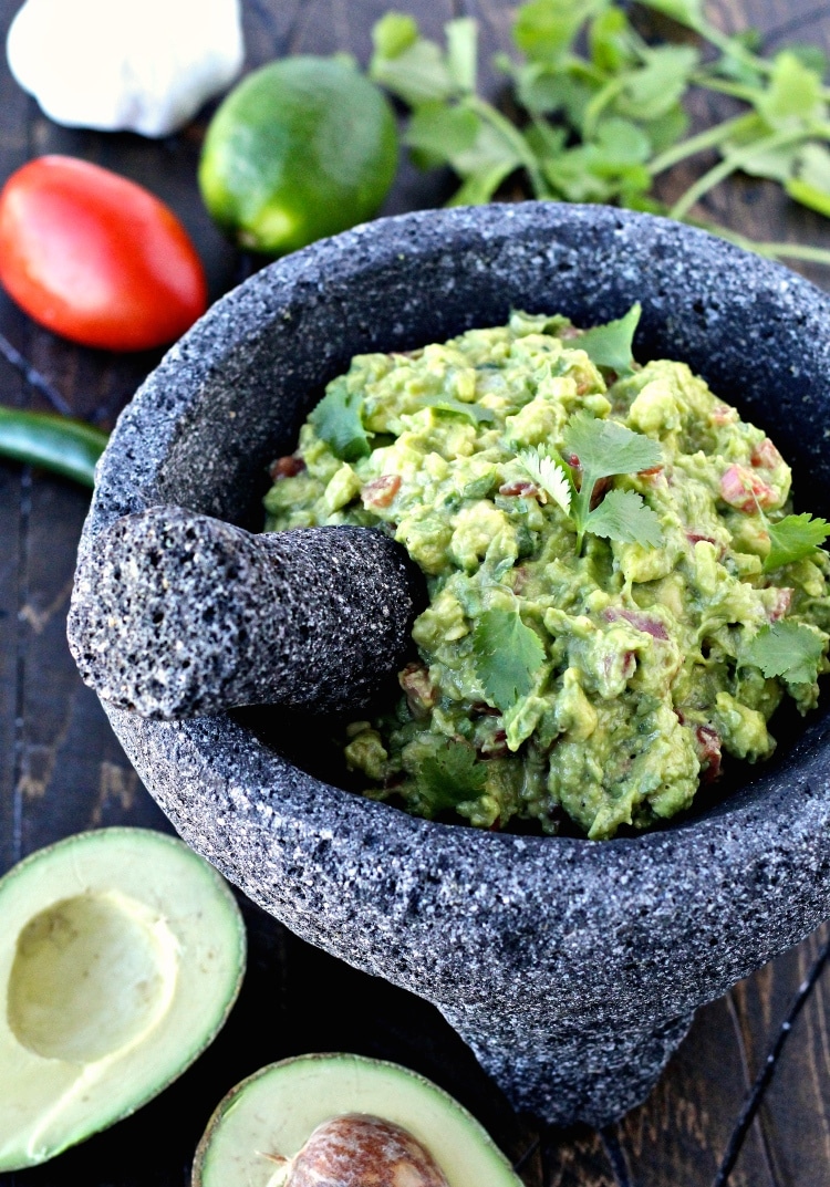 Super Bowl Snacks- Game Day Guacamole | @foodiephysician