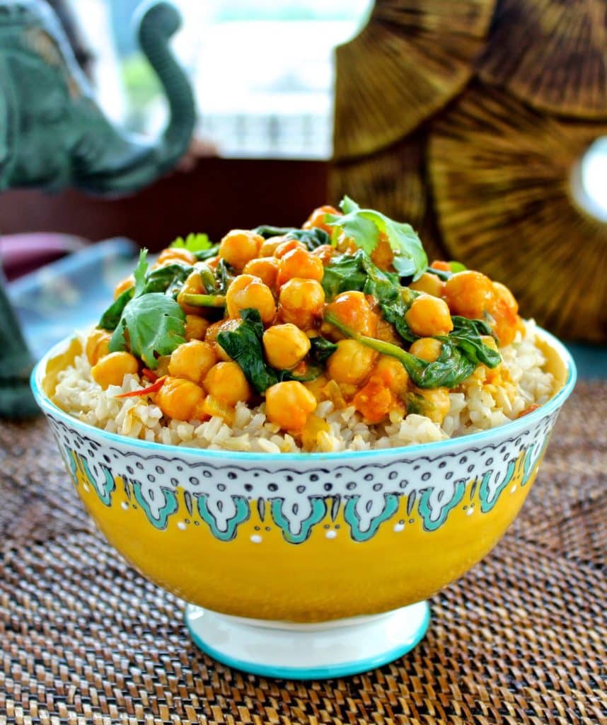 Chickpea and Spinach Curry | @foodiephysician