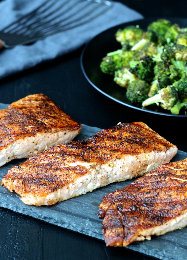 Spice-Rubbed Salmon | @foodiephysician