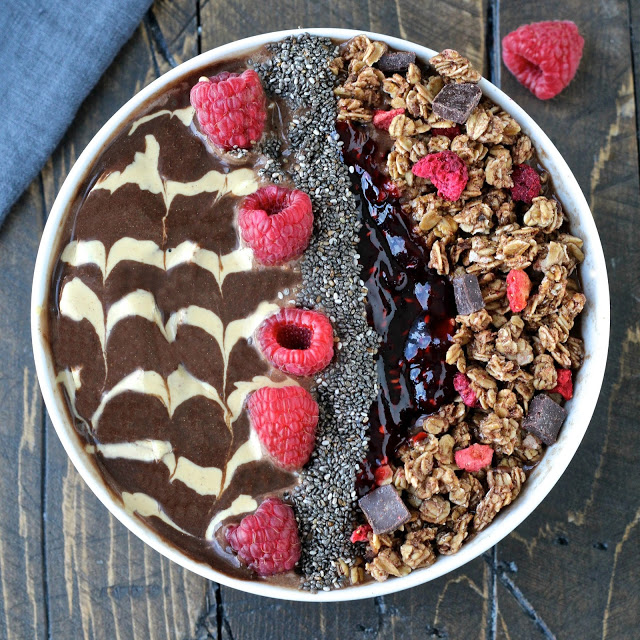 Chocolate Peanut Butter & Jelly Smoothie Bowl | @foodiephysician
