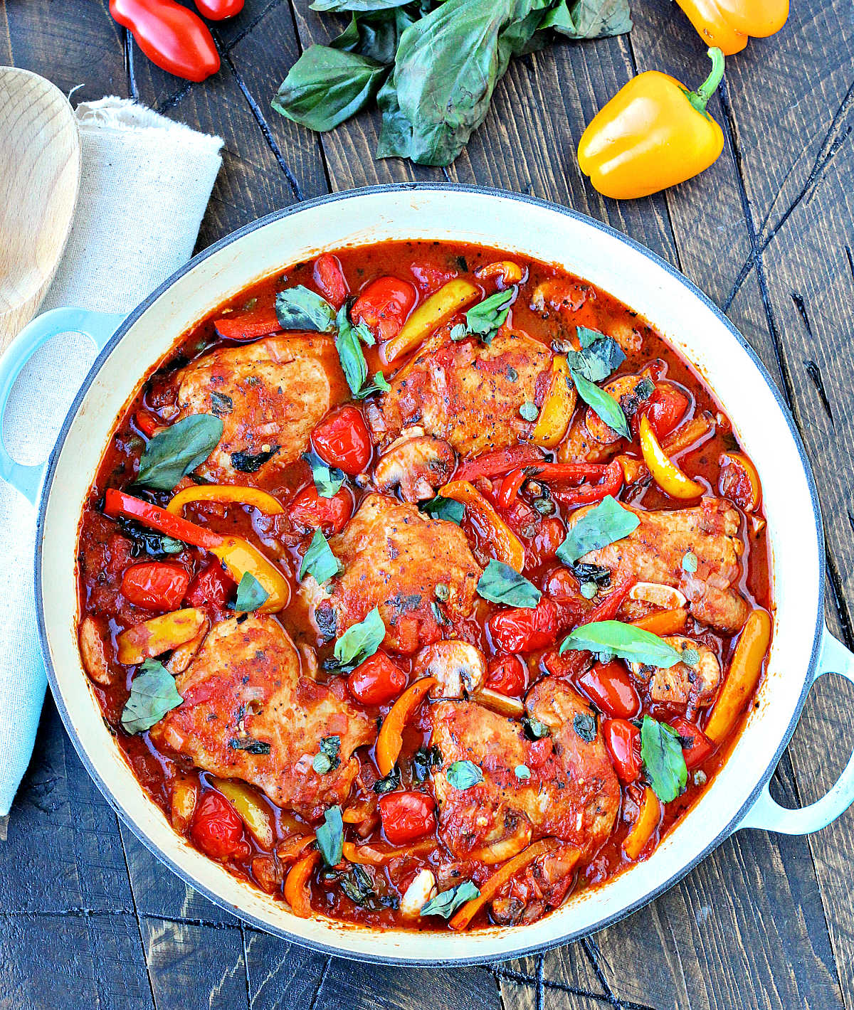Quick and Easy Chicken Cacciatore in blue pan.