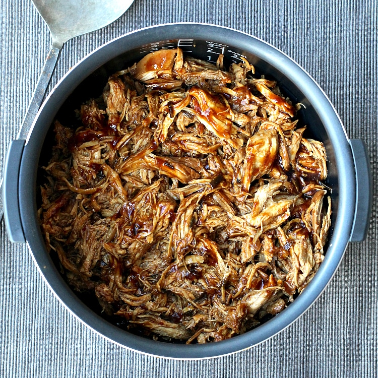 Slow Cooker Pulled Chicken Nachos | @foodiephysician
