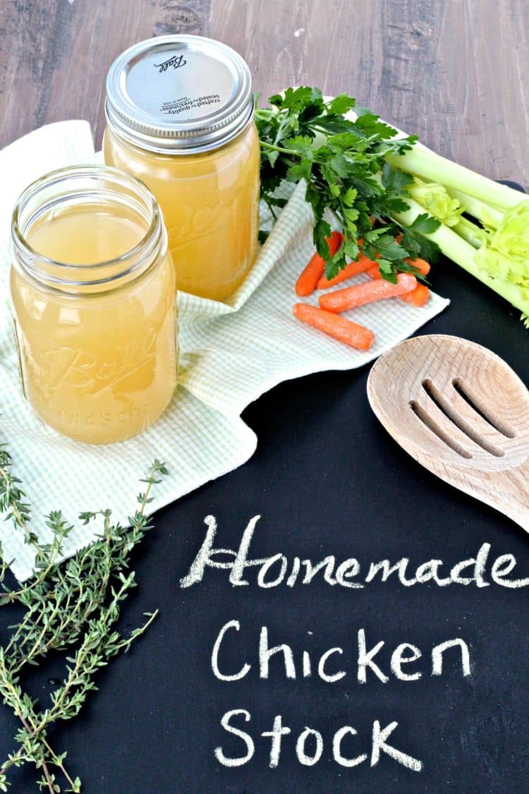 Homemade Chicken Stock | @foodiephysician
