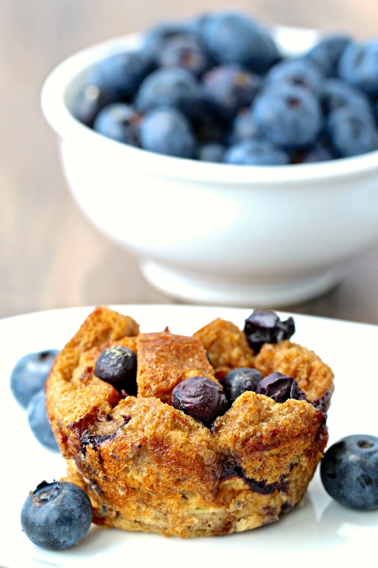 Blueberry French Toast Muffins | @foodiephysician