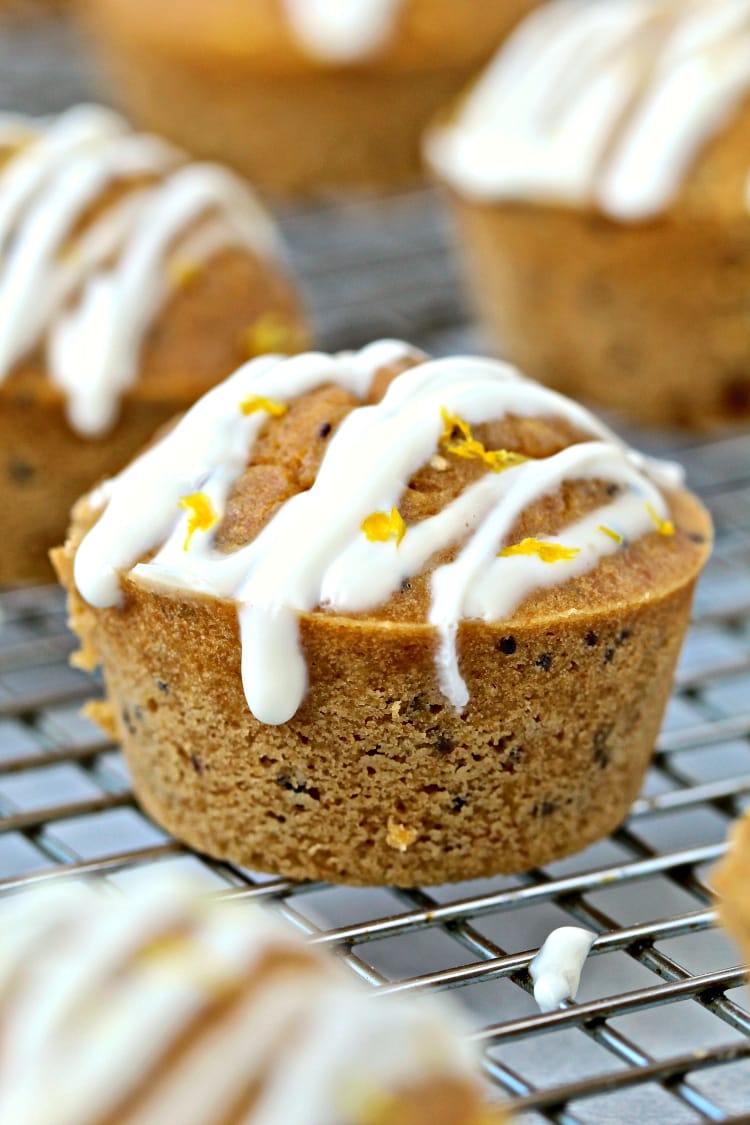 Lemon Chia Snack Muffins | @foodiephysician
