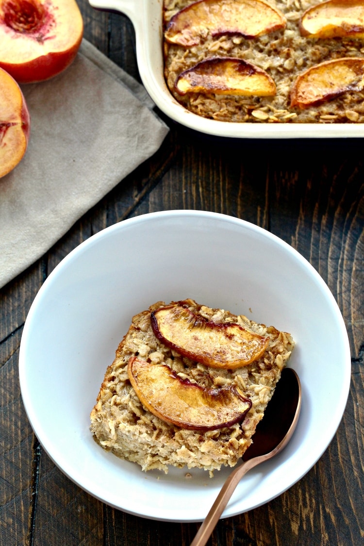 Peaches & Cream Baked Oatmeal | @foodiephysician