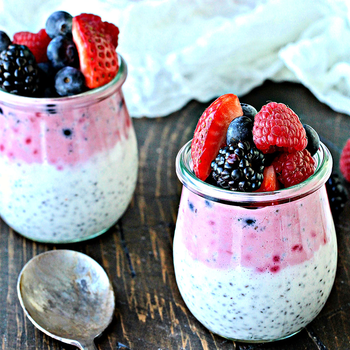 Peaje Cambiable amanecer Berry Chia Pudding - The Foodie Physician